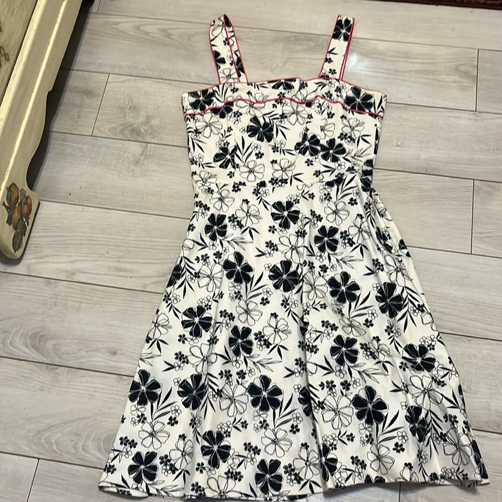 Women’s dress